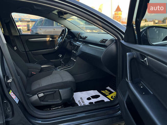 Сірий Фольксваген Пассат, об'ємом двигуна 1.6 л та пробігом 212 тис. км за 8700 $, фото 19 на Automoto.ua