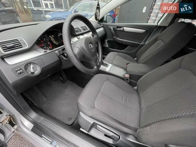 Сірий Фольксваген Пассат, об'ємом двигуна 1.97 л та пробігом 262 тис. км за 9700 $, фото 16 на Automoto.ua