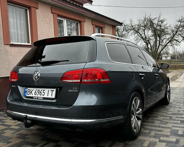 Серый Фольксваген Пассат, объемом двигателя 1.6 л и пробегом 250 тыс. км за 9200 $, фото 3 на Automoto.ua