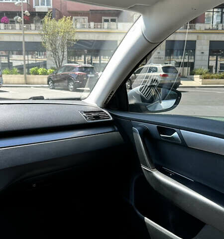 Серый Фольксваген Пассат, объемом двигателя 1.8 л и пробегом 245 тыс. км за 9899 $, фото 8 на Automoto.ua