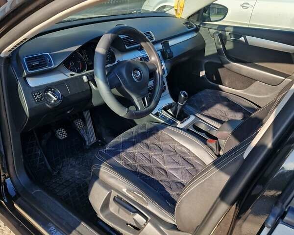 Сірий Фольксваген Пассат, об'ємом двигуна 1.6 л та пробігом 298 тис. км за 8300 $, фото 5 на Automoto.ua