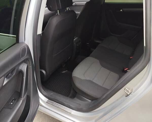 Серый Фольксваген Пассат, объемом двигателя 1.97 л и пробегом 270 тыс. км за 9200 $, фото 4 на Automoto.ua