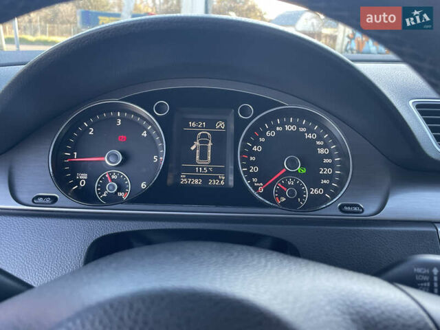 Сірий Фольксваген Пассат, об'ємом двигуна 2 л та пробігом 257 тис. км за 11490 $, фото 12 на Automoto.ua
