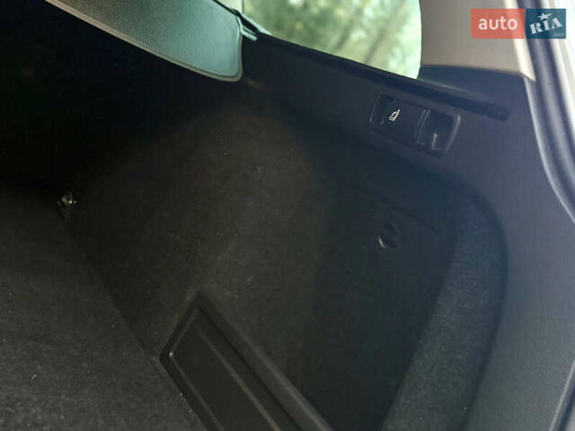 Сірий Фольксваген Пассат, об'ємом двигуна 1.6 л та пробігом 258 тис. км за 9800 $, фото 85 на Automoto.ua