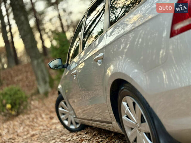 Сірий Фольксваген Пассат, об'ємом двигуна 1.6 л та пробігом 258 тис. км за 9450 $, фото 40 на Automoto.ua