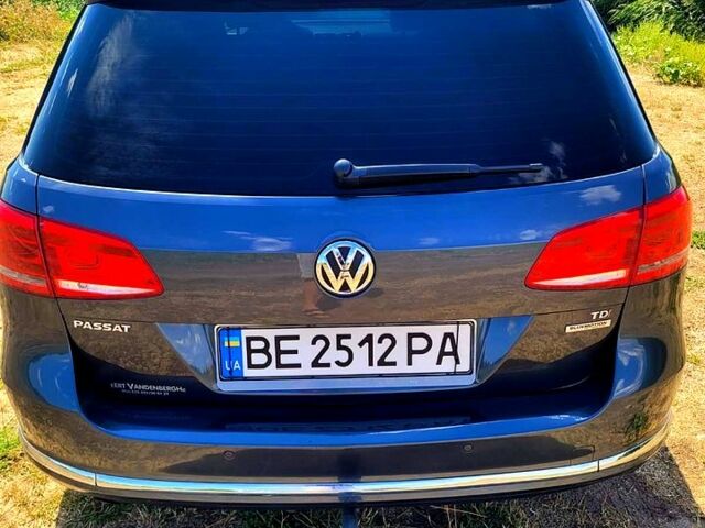 Серый Фольксваген Пассат, объемом двигателя 1.6 л и пробегом 264 тыс. км за 9000 $, фото 5 на Automoto.ua