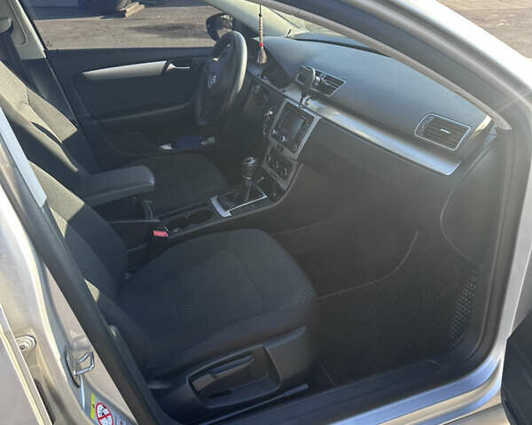 Сірий Фольксваген Пассат, об'ємом двигуна 1.97 л та пробігом 336 тис. км за 9500 $, фото 6 на Automoto.ua