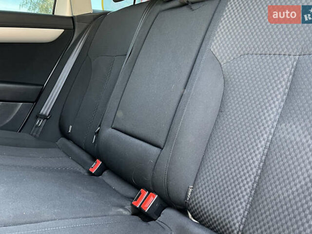 Серый Фольксваген Пассат, объемом двигателя 1.97 л и пробегом 210 тыс. км за 10700 $, фото 19 на Automoto.ua