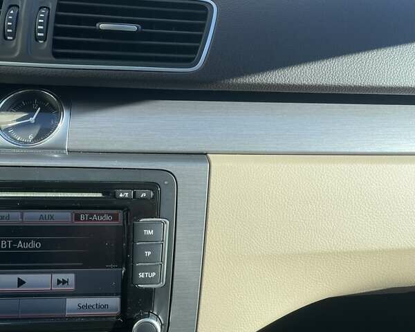 Фольксваген Пассат 2012 в Львове на Automoto.ua Серый Фольксваген Пассат, объемом двигателя 2 л и пробегом 327 тыс. км за 9800 $, фото 37 на Automoto.ua