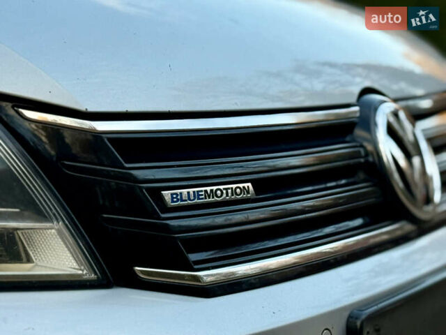 Сірий Фольксваген Пассат, об'ємом двигуна 1.6 л та пробігом 258 тис. км за 9800 $, фото 9 на Automoto.ua