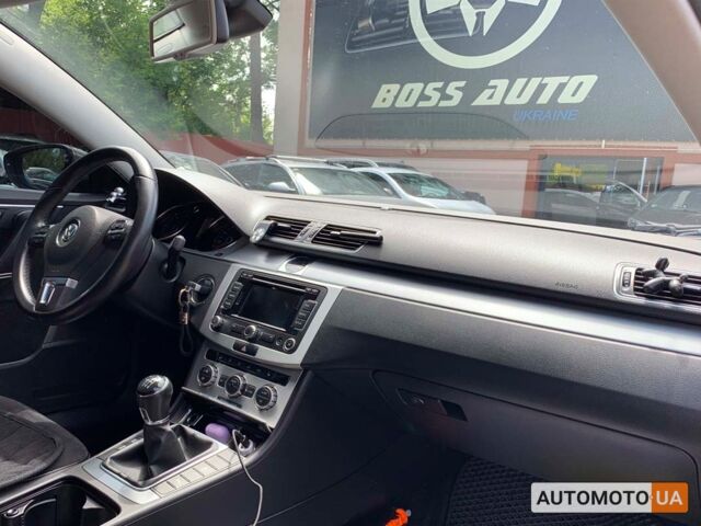 Серый Фольксваген Пассат, объемом двигателя 1.6 л и пробегом 307 тыс. км за 10750 $, фото 15 на Automoto.ua