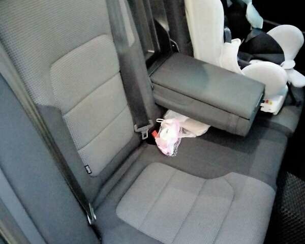 Серый Фольксваген Пассат, объемом двигателя 1.6 л и пробегом 250 тыс. км за 9600 $, фото 40 на Automoto.ua