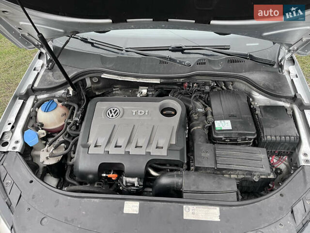 Серый Фольксваген Пассат, объемом двигателя 1.97 л и пробегом 264 тыс. км за 10500 $, фото 10 на Automoto.ua
