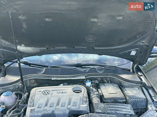 Серый Фольксваген Пассат, объемом двигателя 1.97 л и пробегом 282 тыс. км за 9700 $, фото 25 на Automoto.ua