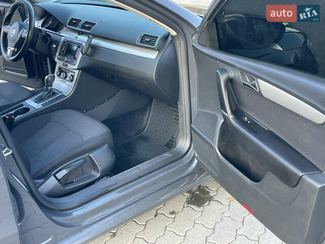 Серый Фольксваген Пассат, объемом двигателя 1.97 л и пробегом 282 тыс. км за 9700 $, фото 21 на Automoto.ua