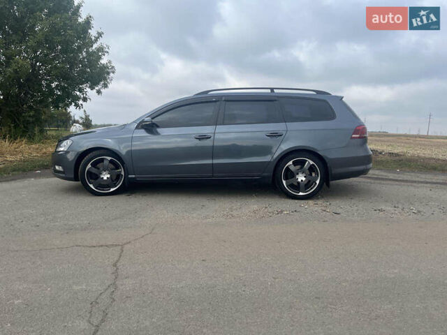 Серый Фольксваген Пассат, объемом двигателя 1.6 л и пробегом 333 тыс. км за 9300 $, фото 5 на Automoto.ua