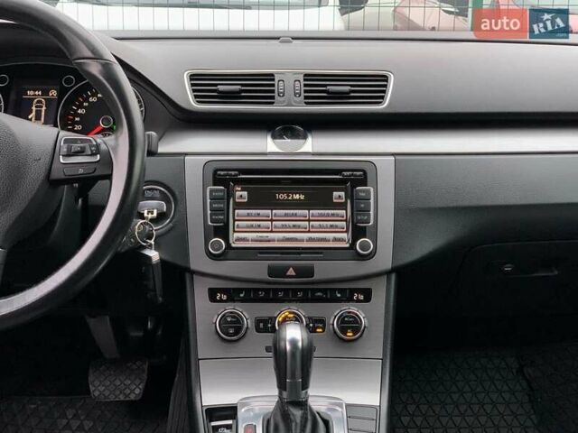 Серый Фольксваген Пассат, объемом двигателя 2 л и пробегом 258 тыс. км за 10955 $, фото 56 на Automoto.ua