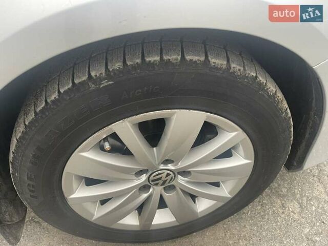 Серый Фольксваген Пассат, объемом двигателя 1.6 л и пробегом 245 тыс. км за 11000 $, фото 12 на Automoto.ua