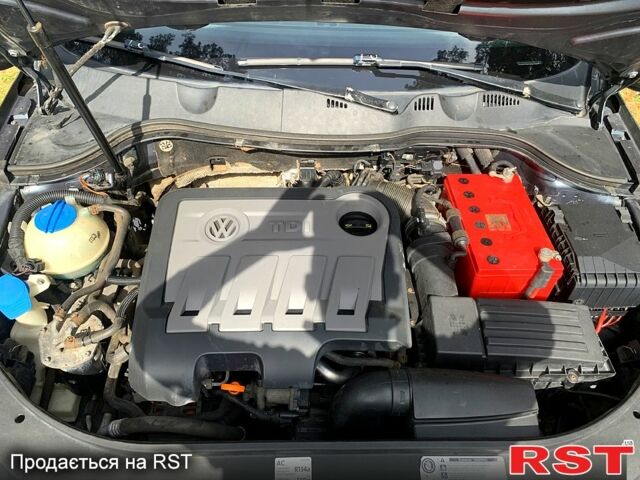 Сірий Фольксваген Пассат, об'ємом двигуна 2 л та пробігом 227 тис. км за 10000 $, фото 4 на Automoto.ua