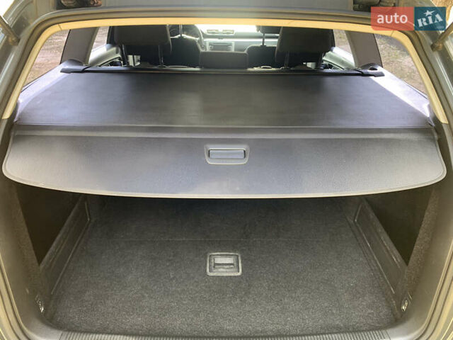 Серый Фольксваген Пассат, объемом двигателя 2 л и пробегом 227 тыс. км за 9000 $, фото 7 на Automoto.ua