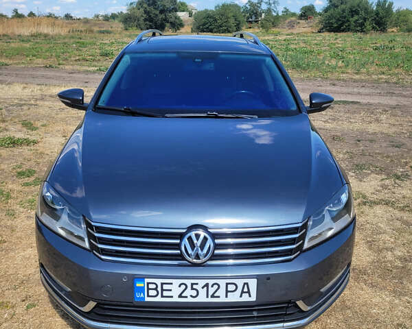 Серый Фольксваген Пассат, объемом двигателя 1.6 л и пробегом 264 тыс. км за 9000 $, фото 1 на Automoto.ua