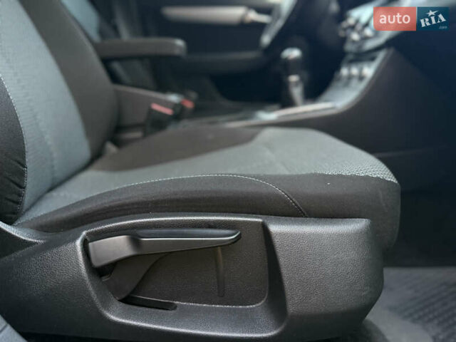 Сірий Фольксваген Пассат, об'ємом двигуна 1.6 л та пробігом 258 тис. км за 9800 $, фото 74 на Automoto.ua