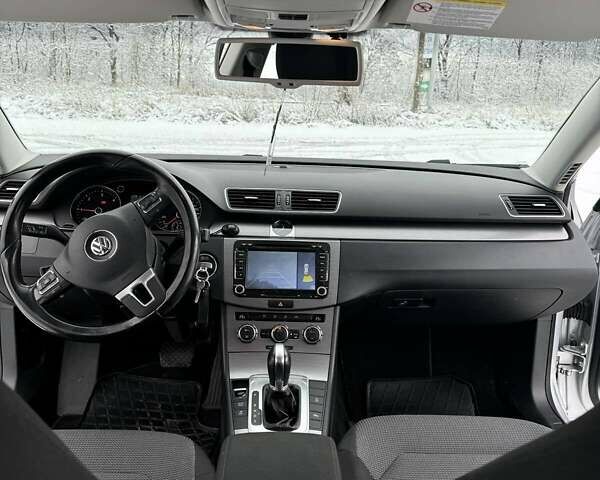 Серый Фольксваген Пассат, объемом двигателя 1.97 л и пробегом 300 тыс. км за 10399 $, фото 12 на Automoto.ua