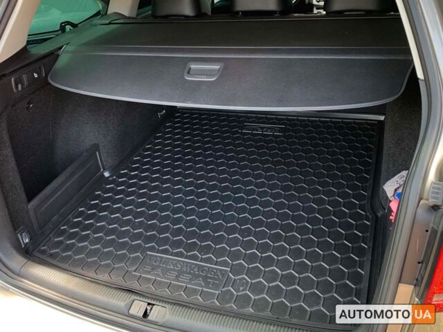 Серый Фольксваген Пассат, объемом двигателя 1.6 л и пробегом 307 тыс. км за 10750 $, фото 5 на Automoto.ua