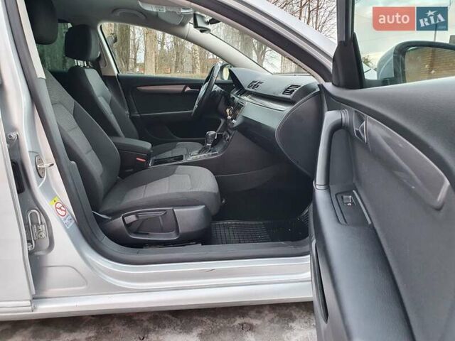 Сірий Фольксваген Пассат, об'ємом двигуна 2 л та пробігом 243 тис. км за 11800 $, фото 18 на Automoto.ua