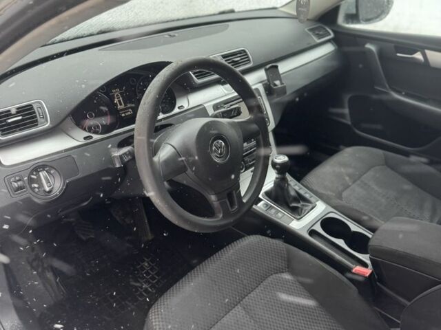 Серый Фольксваген Пассат, объемом двигателя 2 л и пробегом 37 тыс. км за 5000 $, фото 14 на Automoto.ua