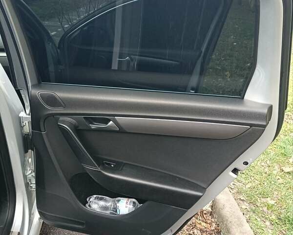 Сірий Фольксваген Пассат, об'ємом двигуна 1.8 л та пробігом 212 тис. км за 8500 $, фото 9 на Automoto.ua