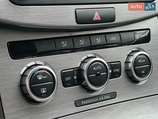Серый Фольксваген Пассат, объемом двигателя 1.6 л и пробегом 243 тыс. км за 10000 $, фото 22 на Automoto.ua