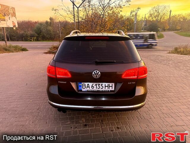 Серый Фольксваген Пассат, объемом двигателя 2 л и пробегом 263 тыс. км за 11500 $, фото 3 на Automoto.ua