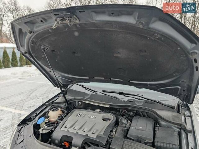 Серый Фольксваген Пассат, объемом двигателя 2 л и пробегом 260 тыс. км за 11750 $, фото 66 на Automoto.ua