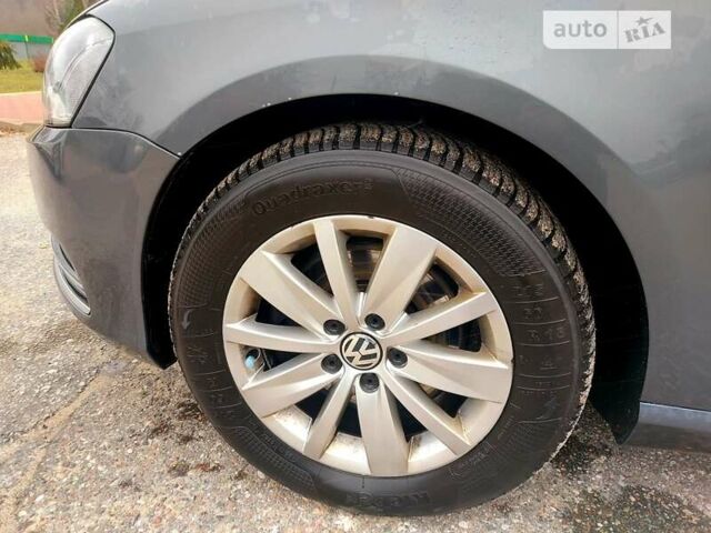 Серый Фольксваген Пассат, объемом двигателя 1.6 л и пробегом 230 тыс. км за 8400 $, фото 10 на Automoto.ua