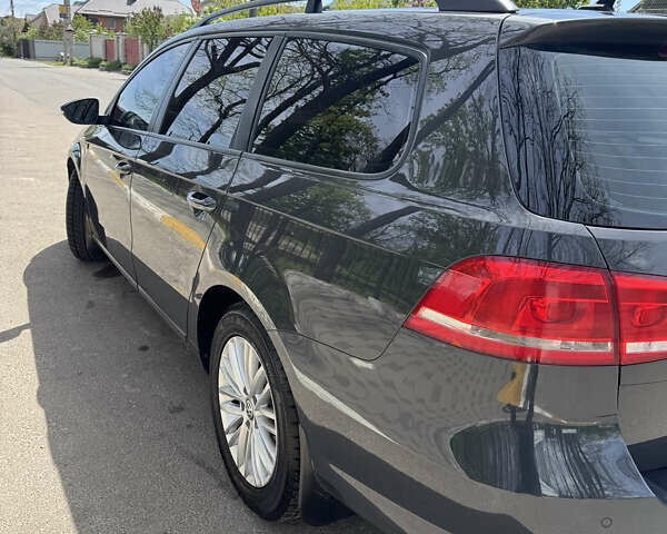 Серый Фольксваген Пассат, объемом двигателя 2 л и пробегом 278 тыс. км за 10300 $, фото 2 на Automoto.ua