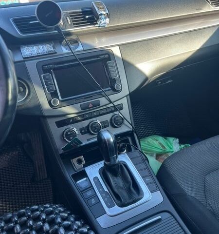 Сірий Фольксваген Пассат, об'ємом двигуна 2 л та пробігом 281 тис. км за 10300 $, фото 9 на Automoto.ua