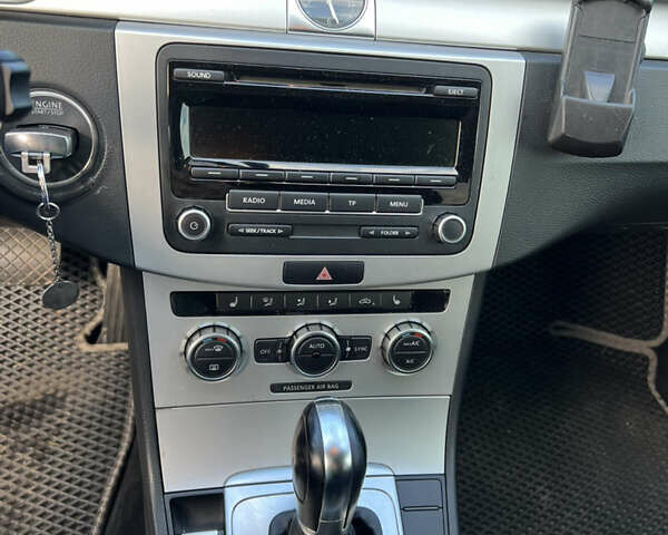 Серый Фольксваген Пассат, объемом двигателя 1.97 л и пробегом 275 тыс. км за 11500 $, фото 16 на Automoto.ua