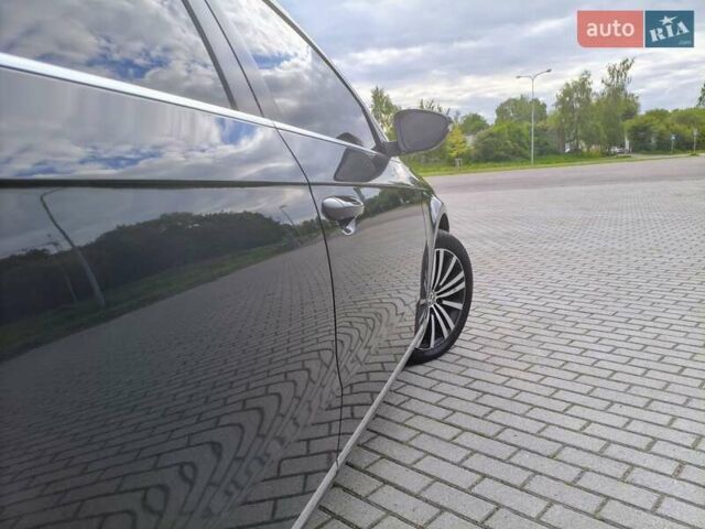 Серый Фольксваген Пассат, объемом двигателя 1.6 л и пробегом 335 тыс. км за 10250 $, фото 12 на Automoto.ua