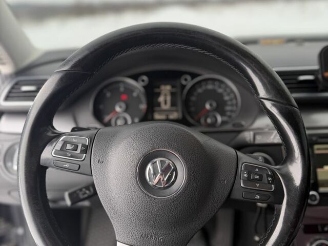 Серый Фольксваген Пассат, объемом двигателя 2 л и пробегом 285 тыс. км за 9700 $, фото 4 на Automoto.ua