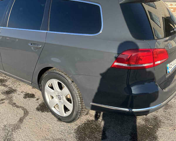 Серый Фольксваген Пассат, объемом двигателя 1.97 л и пробегом 299 тыс. км за 13200 $, фото 4 на Automoto.ua