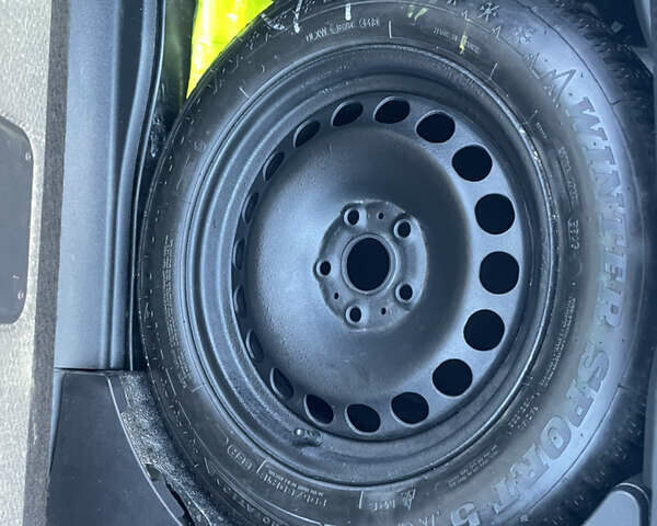 Сірий Фольксваген Пассат, об'ємом двигуна 2 л та пробігом 257 тис. км за 11490 $, фото 19 на Automoto.ua