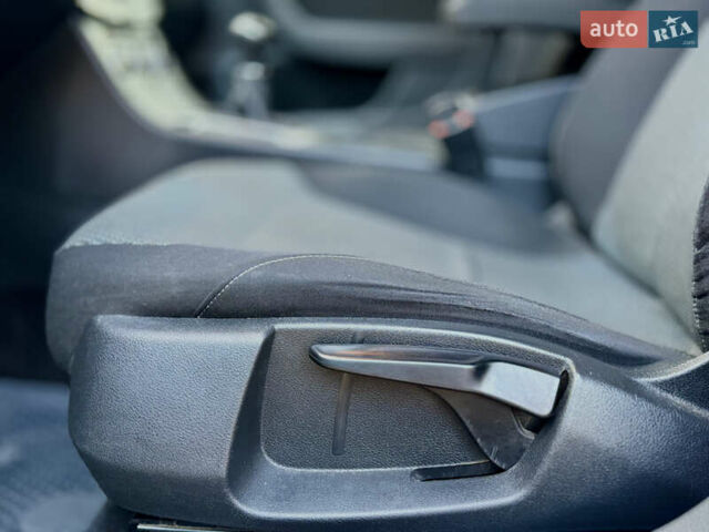 Сірий Фольксваген Пассат, об'ємом двигуна 1.6 л та пробігом 258 тис. км за 9450 $, фото 55 на Automoto.ua