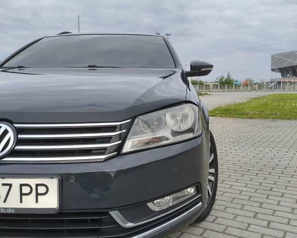 Серый Фольксваген Пассат, объемом двигателя 1.6 л и пробегом 335 тыс. км за 10250 $, фото 1 на Automoto.ua