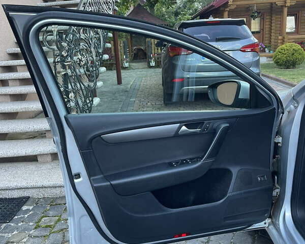 Сірий Фольксваген Пассат, об'ємом двигуна 2 л та пробігом 383 тис. км за 11500 $, фото 4 на Automoto.ua