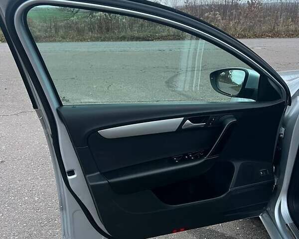 Серый Фольксваген Пассат, объемом двигателя 2 л и пробегом 297 тыс. км за 10599 $, фото 22 на Automoto.ua