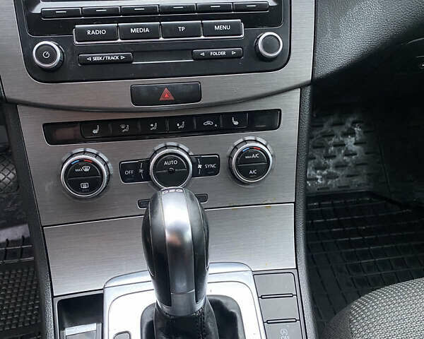 Сірий Фольксваген Пассат, об'ємом двигуна 1.97 л та пробігом 285 тис. км за 10500 $, фото 13 на Automoto.ua