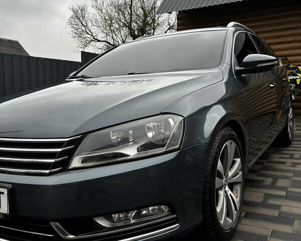 Серый Фольксваген Пассат, объемом двигателя 1.6 л и пробегом 250 тыс. км за 9200 $, фото 12 на Automoto.ua