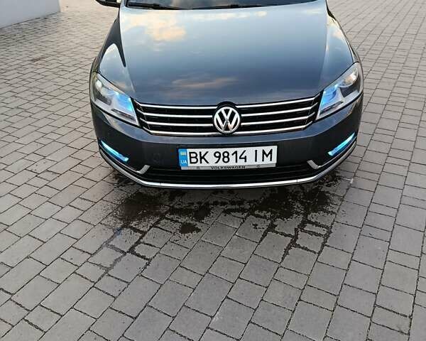 Серый Фольксваген Пассат, объемом двигателя 1.6 л и пробегом 218 тыс. км за 11500 $, фото 1 на Automoto.ua