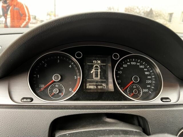 Серый Фольксваген Пассат, объемом двигателя 2 л и пробегом 239 тыс. км за 10300 $, фото 9 на Automoto.ua